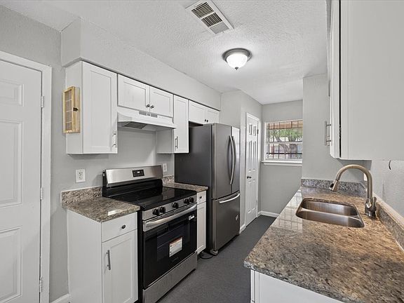 5th image of 3250 Pacesetter Dr