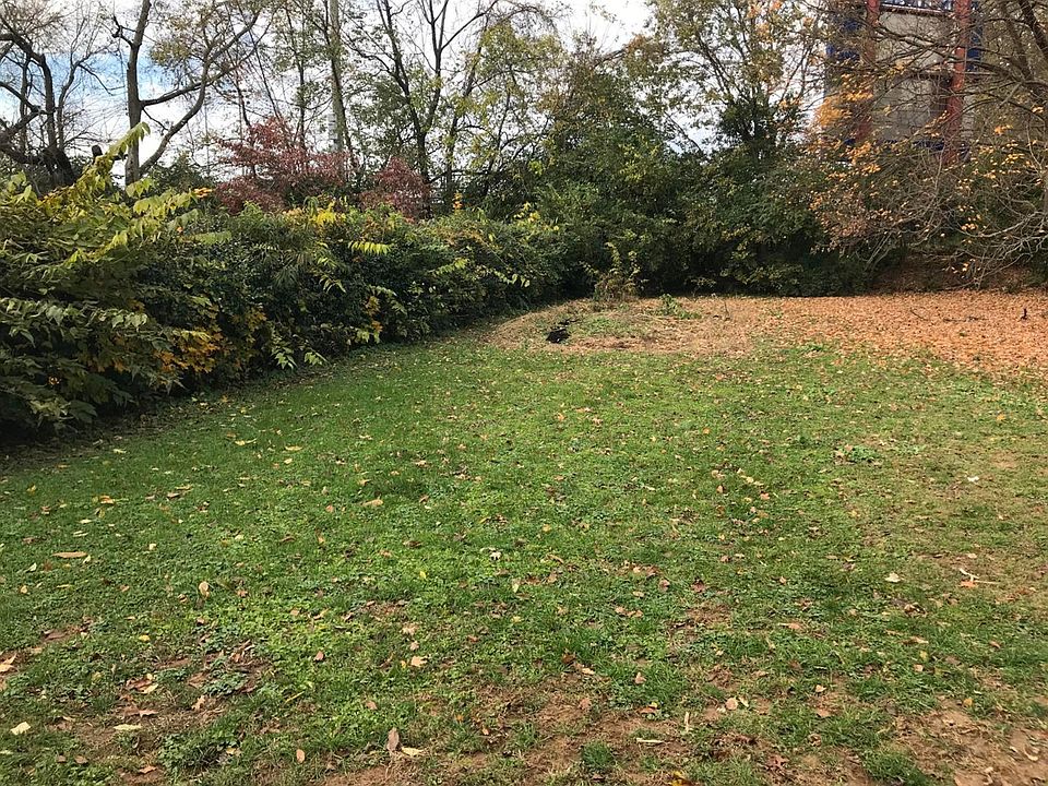 2nd image of 2305 Southgate Dr