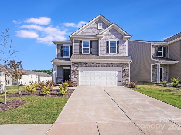 356 Runner Stone Ln, Fort Mill, SC 29715