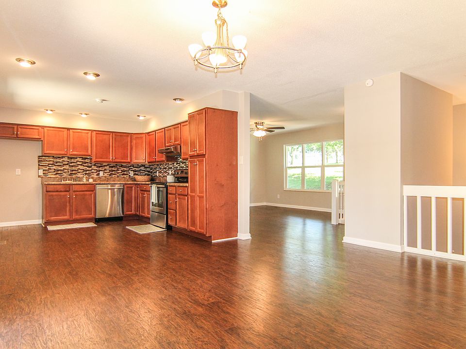 1st image of 1306 Live Oak Cir