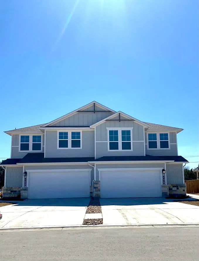 158 Elisha Dr — Photo 1