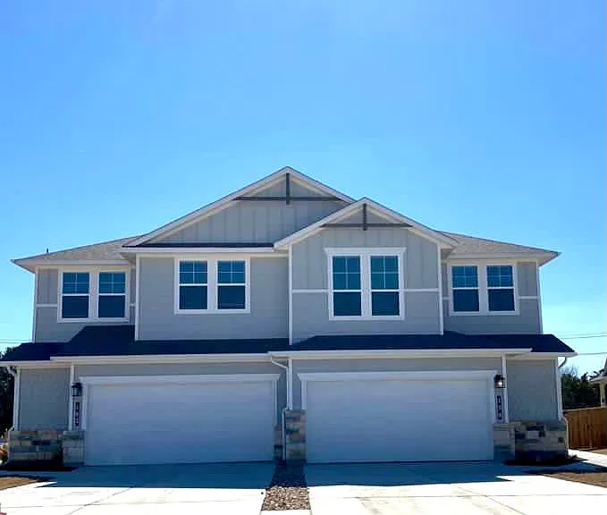 158 Elisha Dr — Photo 1