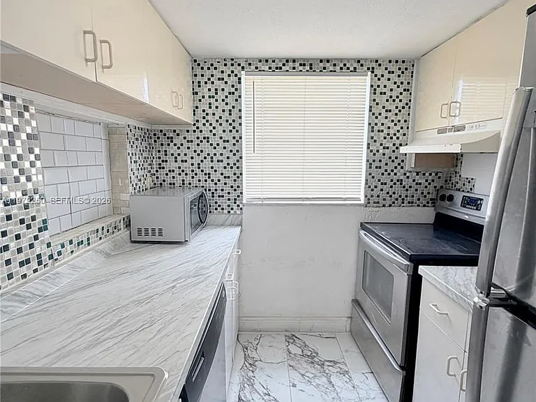 9390 W Flagler St #225C — Photo 5