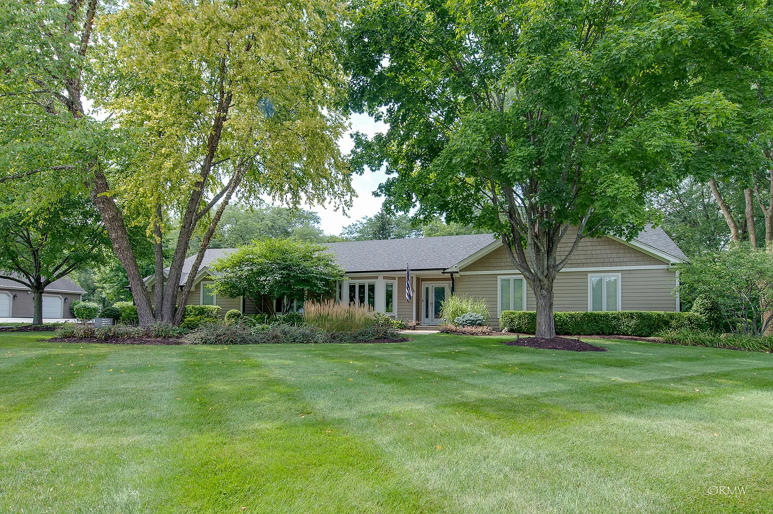 214 Wicker Dr photo 1
