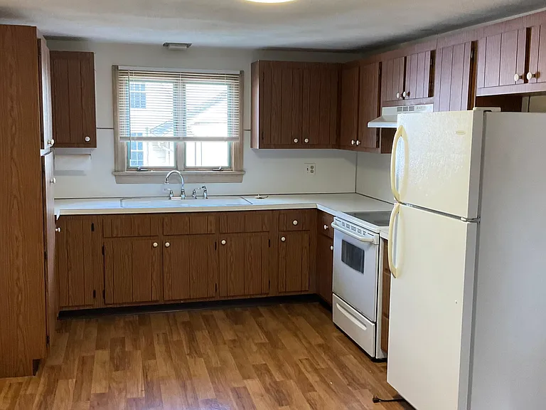 128 Lincoln St — Photo 8