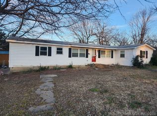 300 SE Johnson St, Canadian, OK 74425