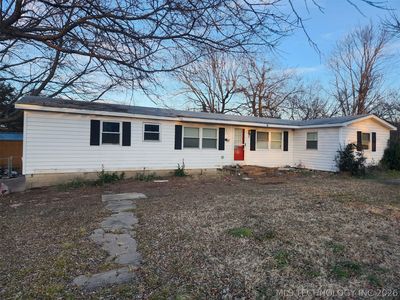 300 SE Johnson St, Canadian, OK, 74425