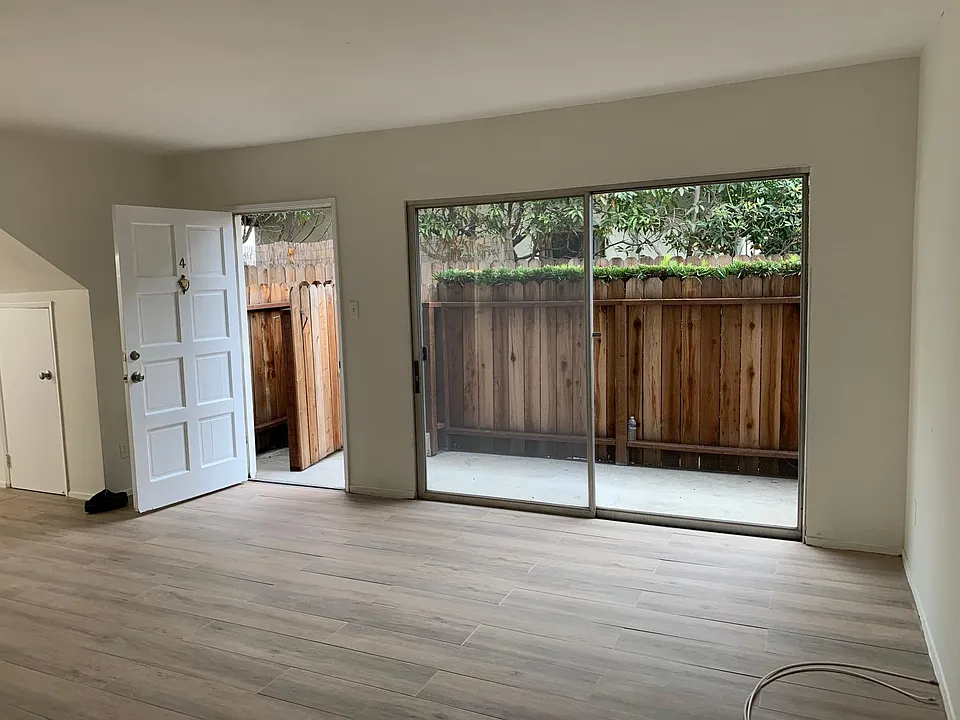 1678 Federal Ave #4