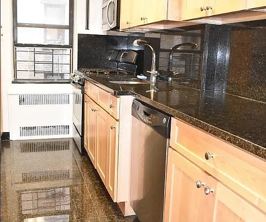 3rd image of 570 Fort Washington Ave APT 36A