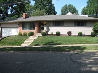 2050 Clairmont Ave, Akron, OH 44301