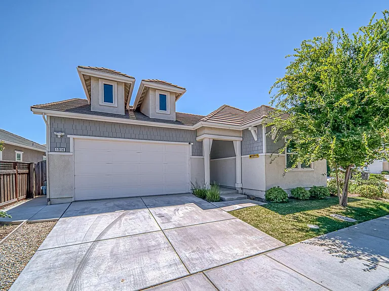 1914 Balsam Ct — Photo 4
