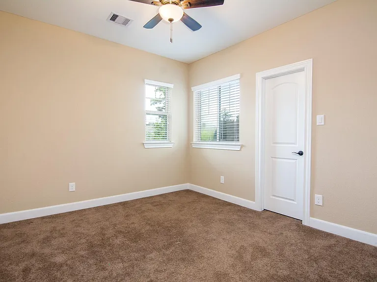 34 Canoe Bend Ct — Photo 35