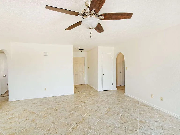 4542 Pyrite Ct NE — Photo 3