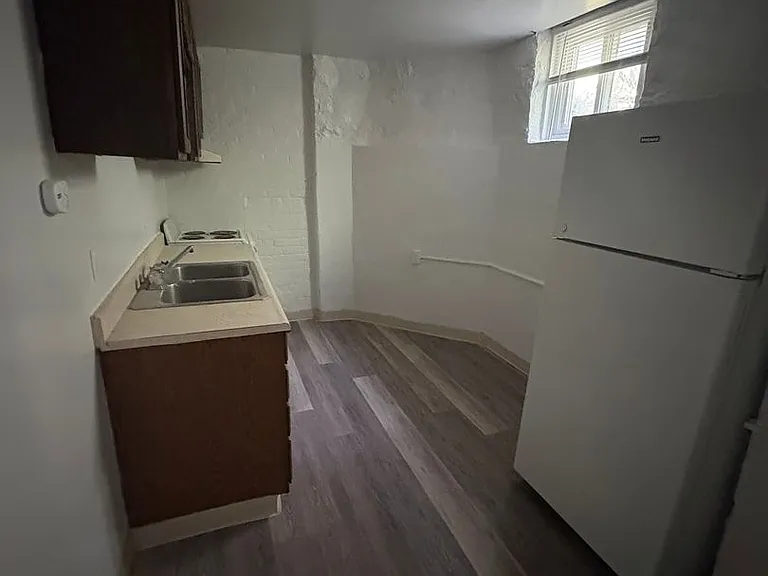413 W Forest Ave — Photo 2