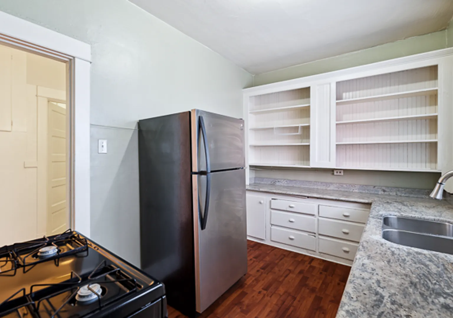 Uptowner Apartments — Photo 4
