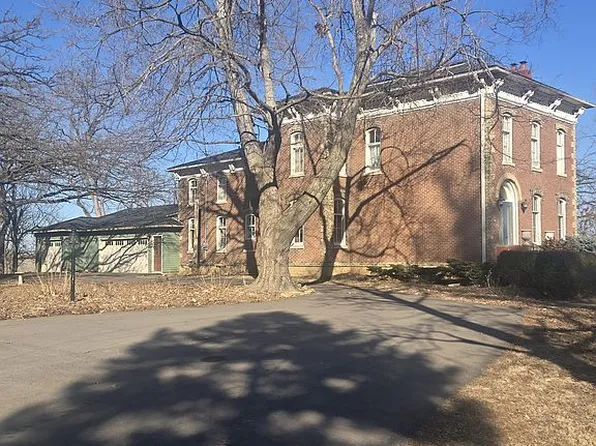 1458 Main Ave, Clinton, IA 52732