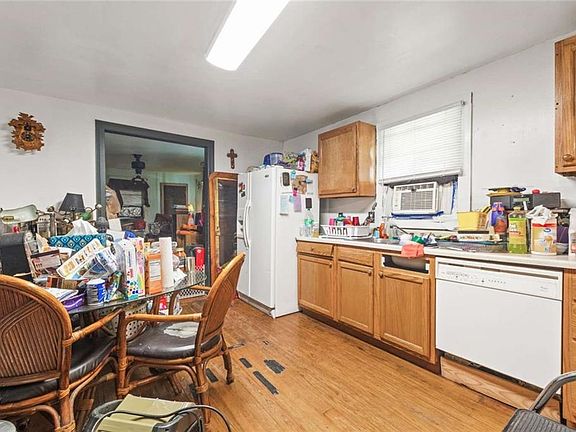 2nd image of 1726 Oscar St