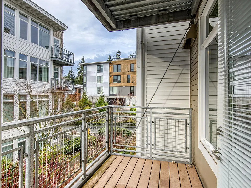 180 Harbor Square Loop NE #B218