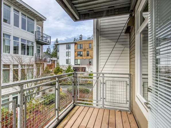 180 Harbor Square Loop NE Unit B218, Bainbridge Island, WA 98110