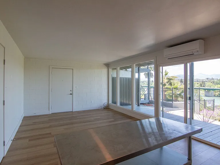 1055 Gilbert St — Photo 12