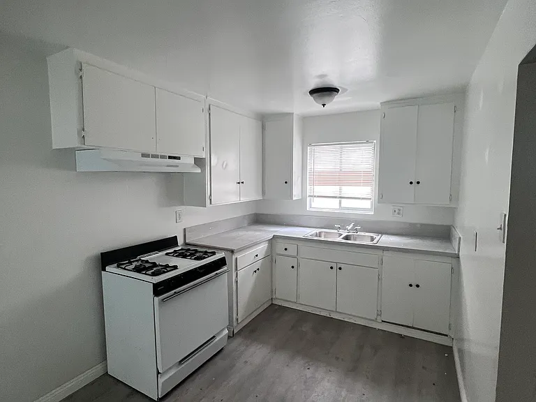 Greenwood Apartments — Photo 4
