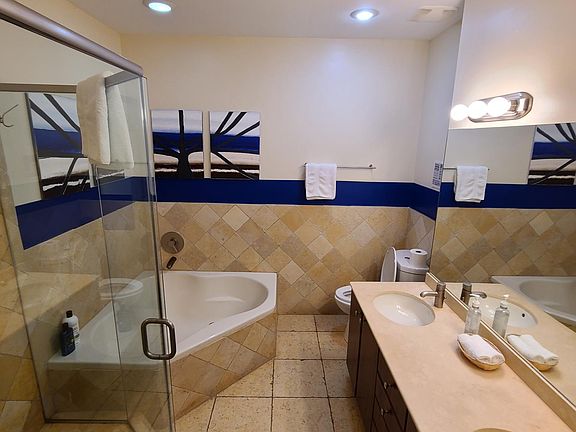 5th image of 6461 Indian Creek Dr APT C