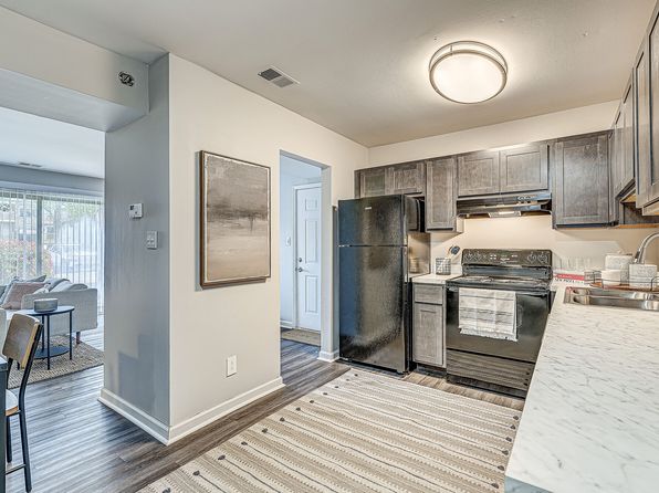 4900 Edinborough Ln #719