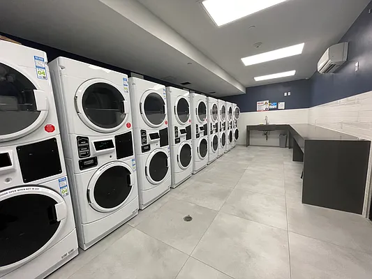 Rented by City Vista Inc | media 21