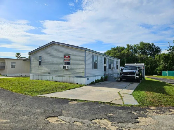 37901 Lake Gilbert Cir, Dade City, FL 33525