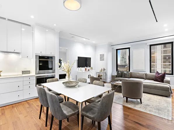 465 Park Avenue image 1 of 14