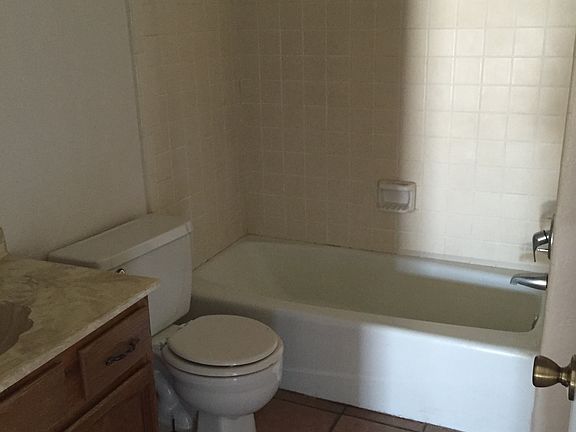 5th image of 610 S College St
