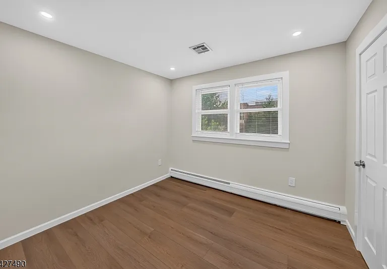 210 Walnut St #R — Photo 14