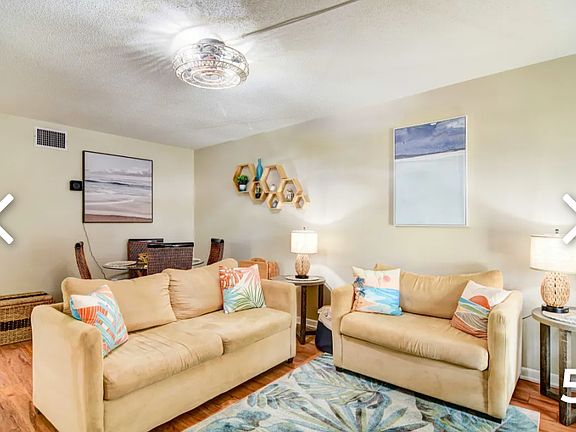 3rd image of 3318 Sherwood Dr #A