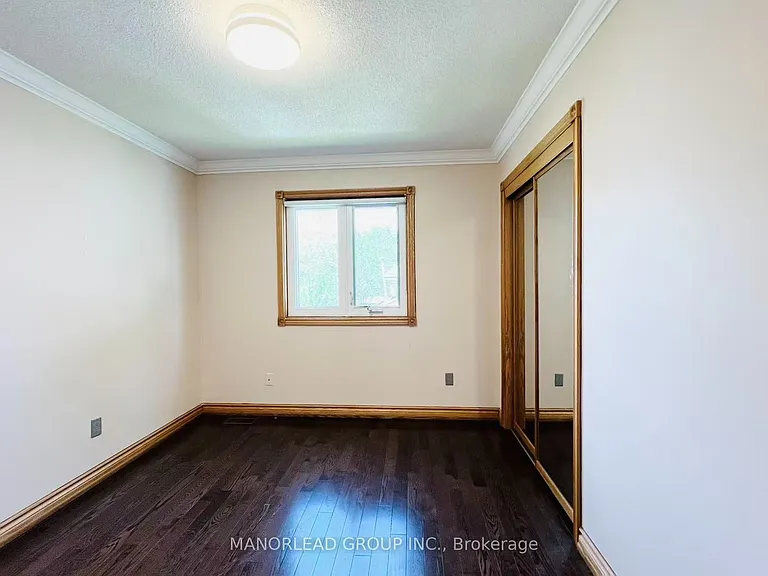 42 Metropolitan Cres — Photo 7