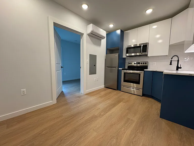 55A Tunxis Ave #221 — Photo 8