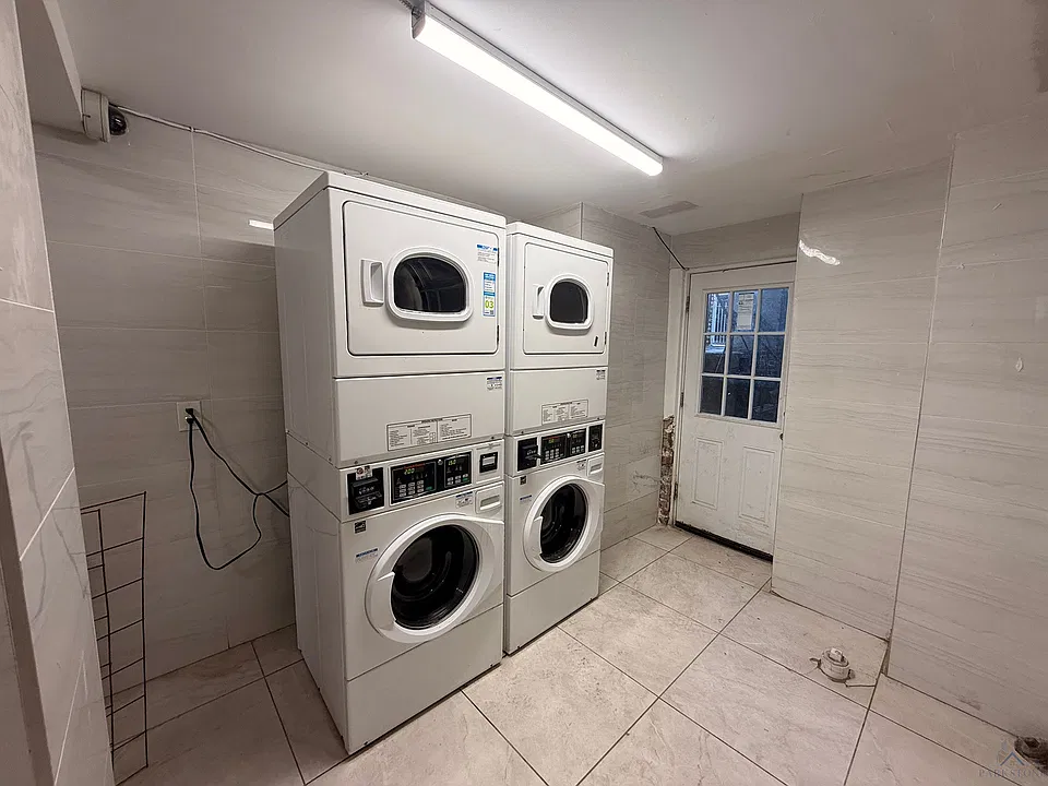 675 Kennedy Blvd #4E