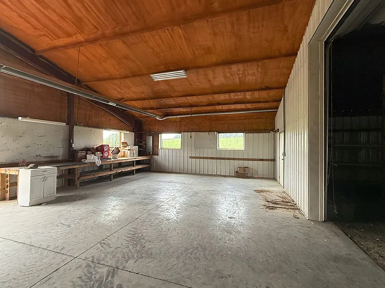 1695 Louser Rd — Photo 37
