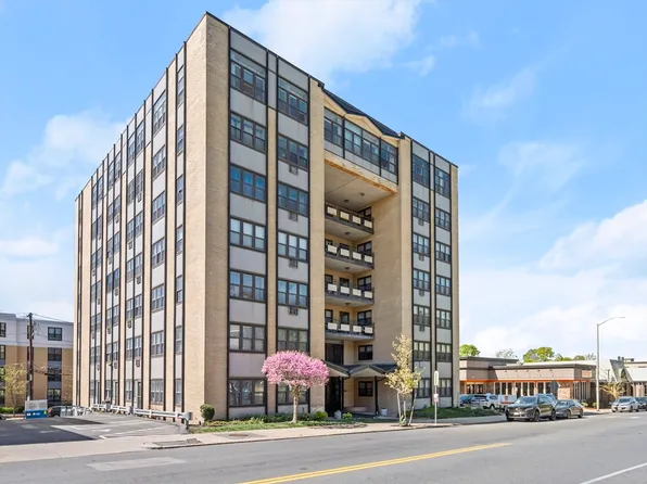 340 Main St APT 502, Melrose, MA 02176