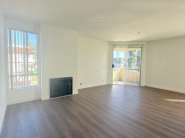 Perfectly situated 2 bedroom and 2 bathroom ! — Photo 31