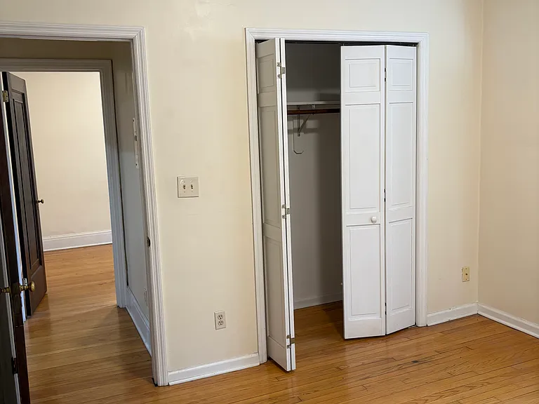 198 Pawling Ave #14 — Photo 15