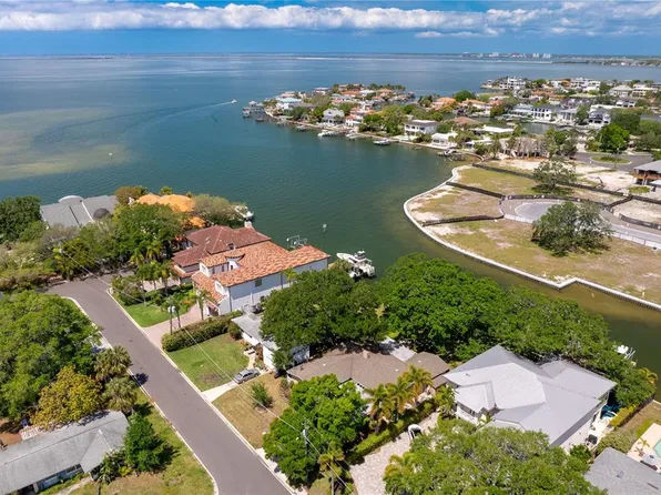 5009 W Spring Lake Dr #13, Tampa, FL 33629