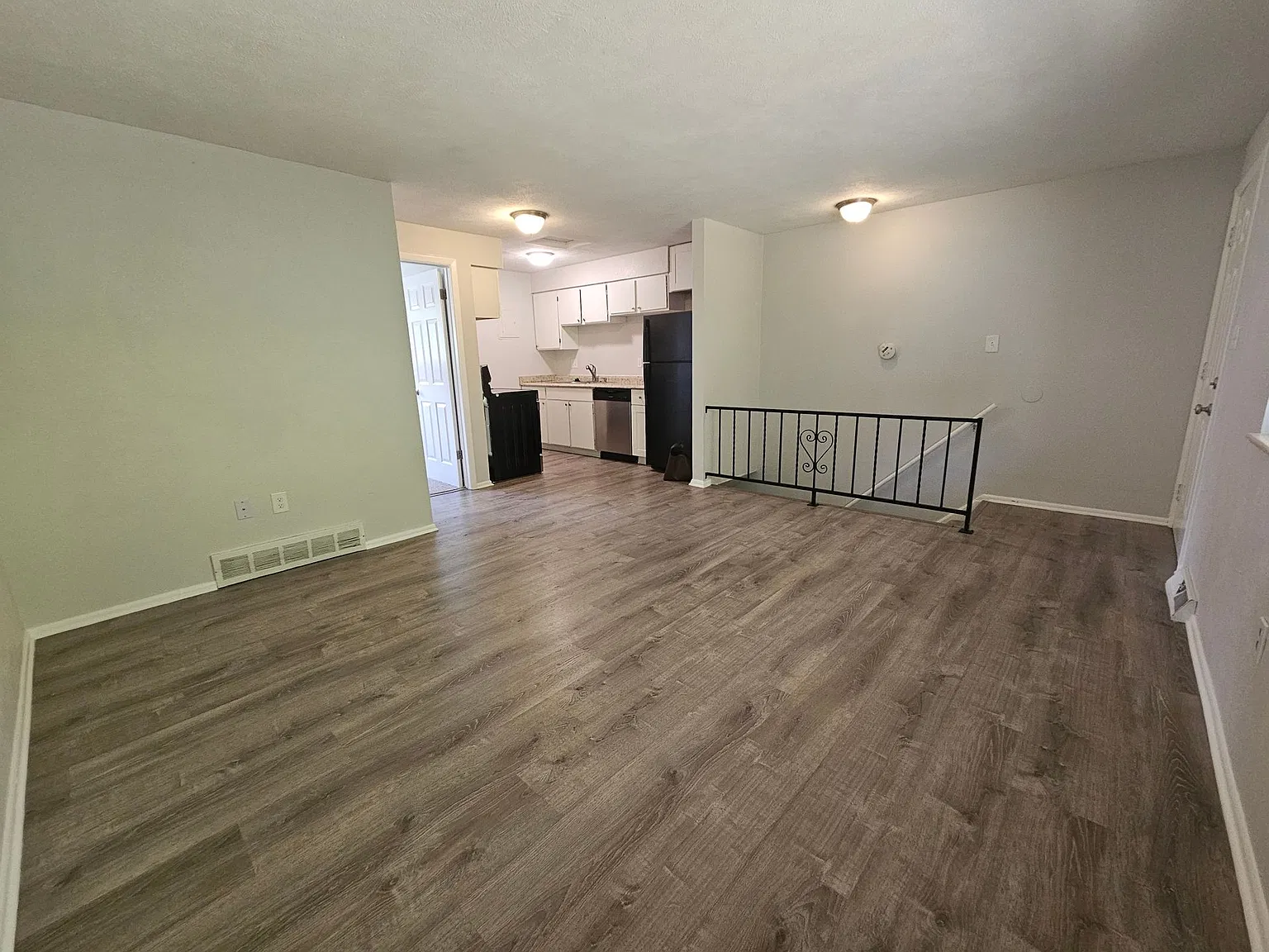 Arvada Pet Friendly 3 Bed 2 Bath Duplex w/ Washer/Dryer! — Photo 1