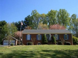 102 Lafayette Pl, Forest, VA 24551