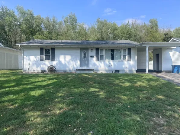 121 Dorris Dr, Fairfield, IL 62837