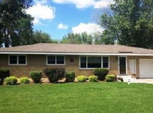 1075 County Road H2 E, Saint Paul, MN 55127