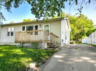 1027 Bundy St, Des Moines, IA 50315
