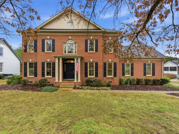 2046 Hunterwood Dr, Brentwood, TN 37027