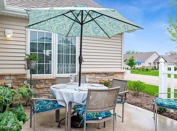 What a great place to entertain and relax!