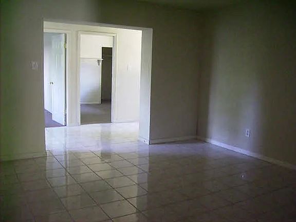 5th image of 7719 Garsee Dr