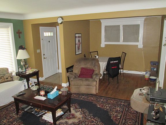 2nd image of 29941 Rosemont St